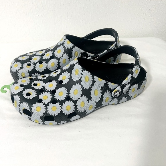Crocs Men’s Classic Vacay Vibes Black Daisy Clogs NWT Size 12 Casual Everyday main image 5